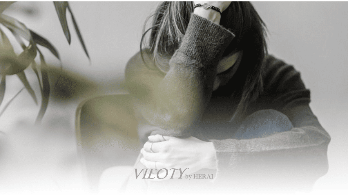 自分のくせ毛を受け入れ、穏やかな日々を過ごしたくて悩む女性