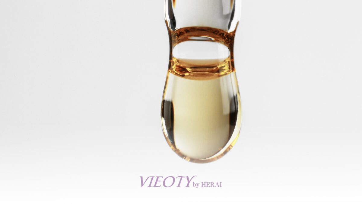 VIEOTYのクリームとハーモニーウォッシュに配合のプラセンタエキステクスチャイメージ。生命力と調和をイメージさせる光のオーブ。