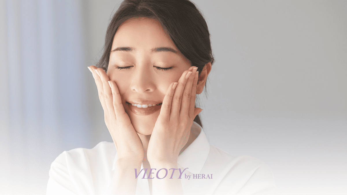 正常な肌と、バリア機能が低下した敏感肌の女性イメージ画