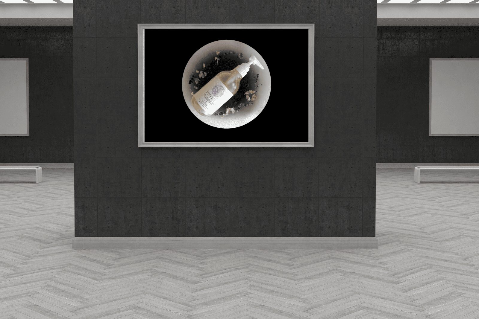 上品な額縁の中に飾られたVIEOTYハーモニーウォッシュの製品写真。ギャラリーへの入り口。