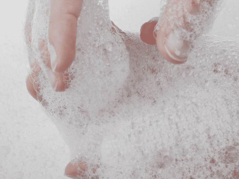 豊かな泡を育てる様子