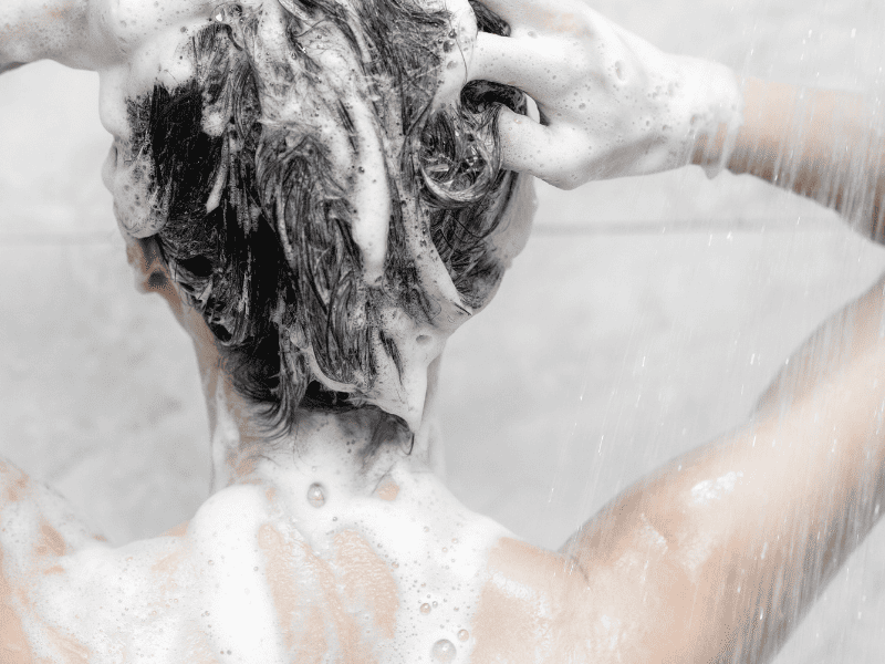 髪と肌を慈しむように洗う